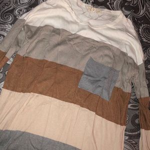 Knitted sweater with pocket